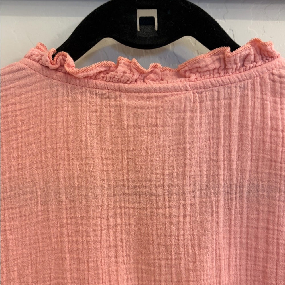 Liz Claiborne peach ruffle V-neck sleeveless top - Picture 6 of 6